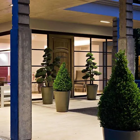 Best Western Plus Le Lavarin-3